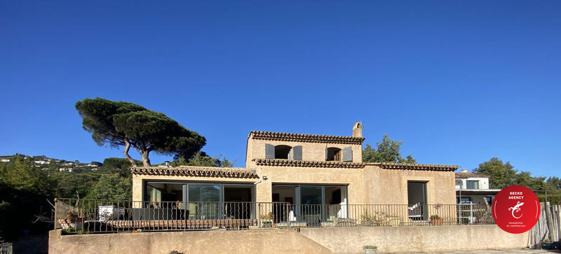 Villa - 238 m² - 6 pièces