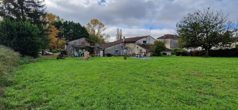 Maison - 230 m² - 6 pièces