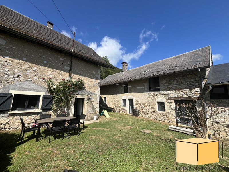 Maison ancienne - 220 m² - 9 pièces