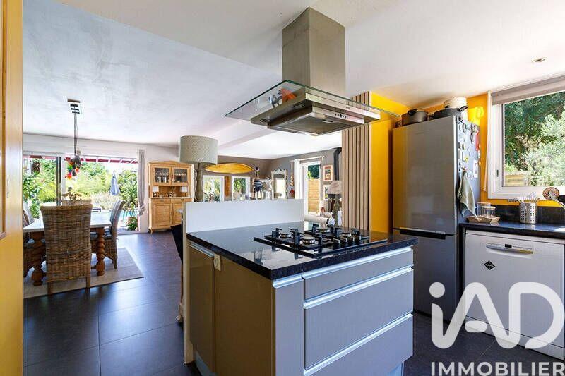 Maison - 193 m² - 6 pièces