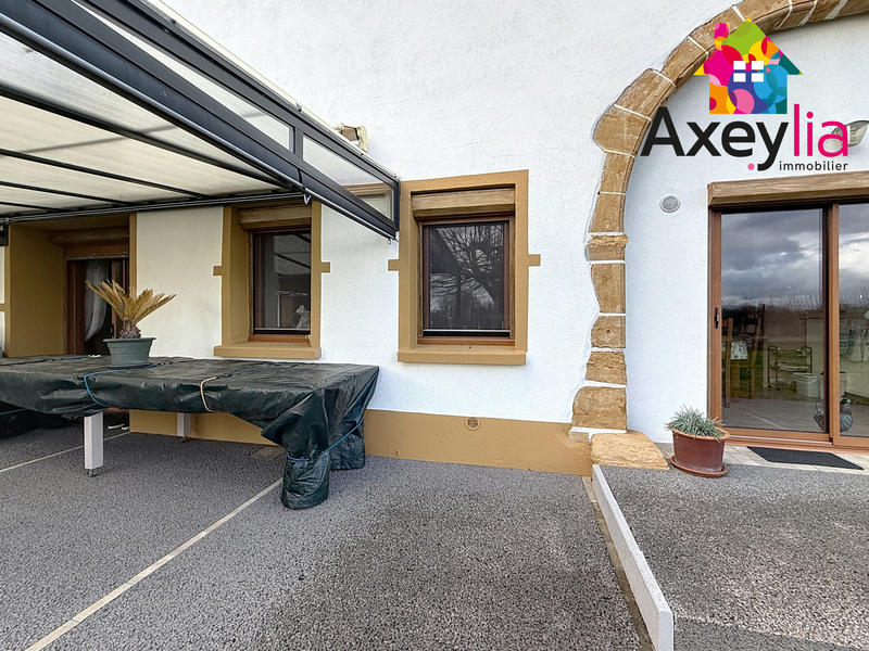 Maison - 252 m² - 8 pièces