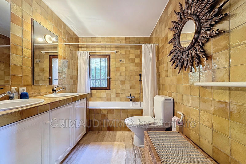 Villa - 180 m² - 6 pièces