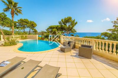 Propriété - 288 m² - 10 pièces