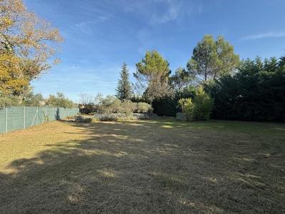 Terrain constructible - 1 088 m²