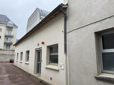 Bureau - 119 m² - 6 pièces