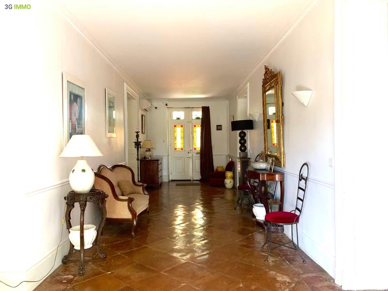 Maison de maîtres - 450 m² - 12 pièces