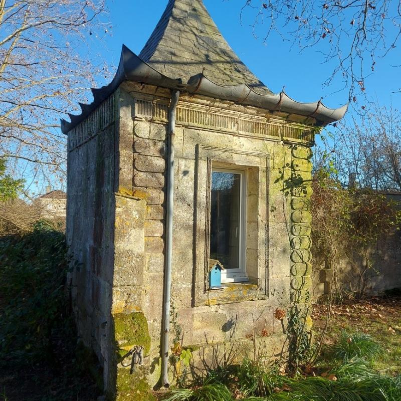 Maison - 222 m² - 8 pièces