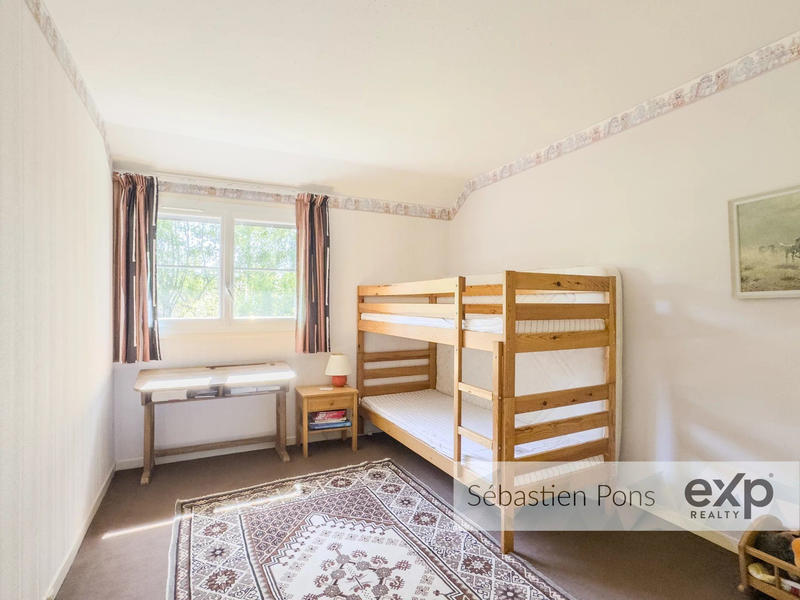 Maison - 230 m² - 8 pièces