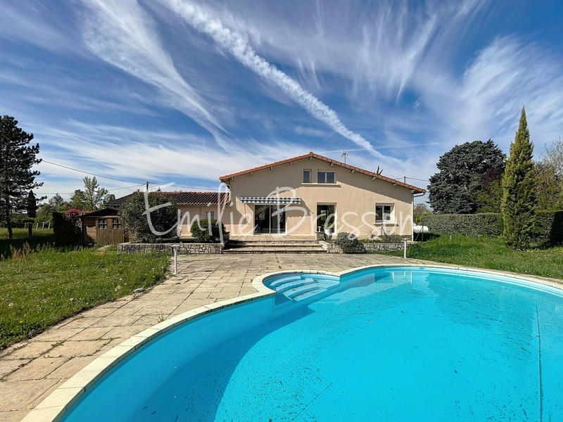 Maison traditionnelle - 164 m² - 5 pièces