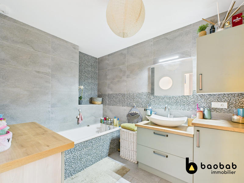 Appartement - 90 m² - 4 pièces