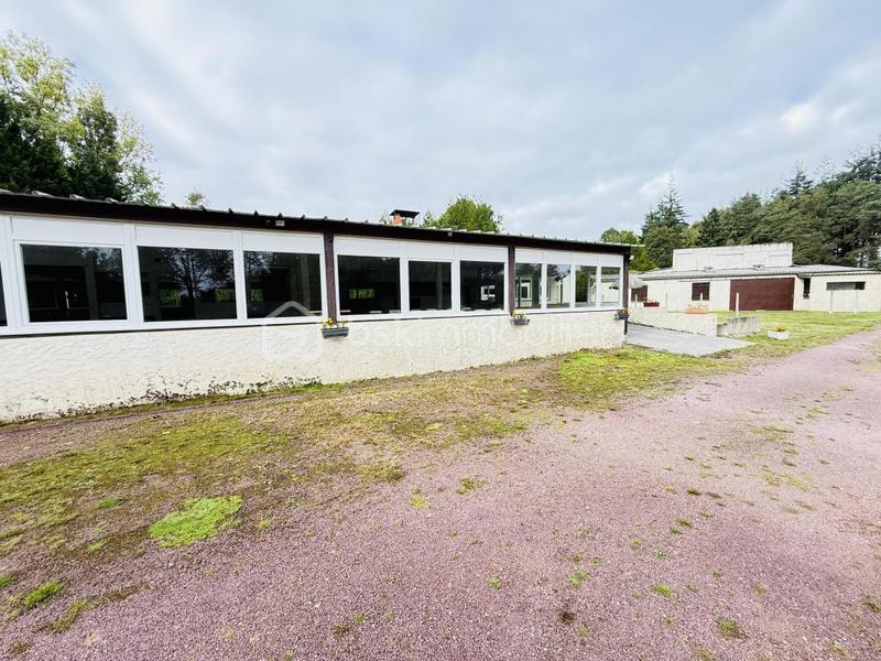 Maison - 380 m² - 4 pièces