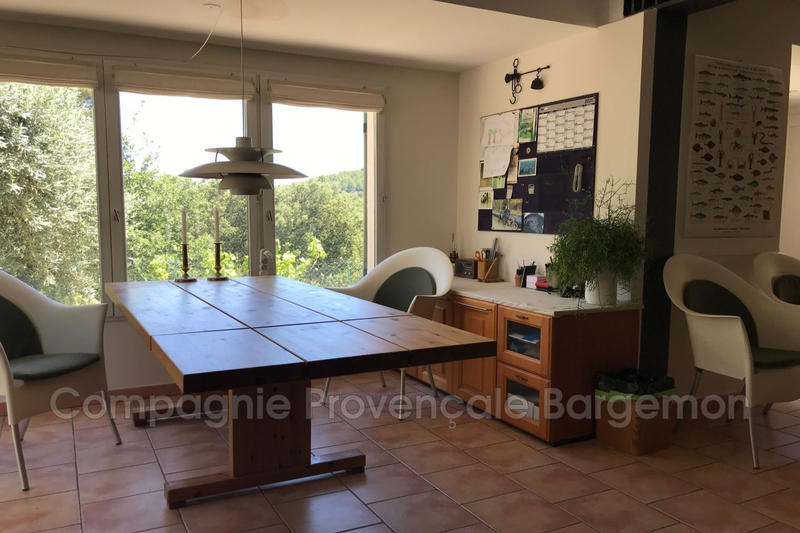 Maison - 250 m² - 7 pièces