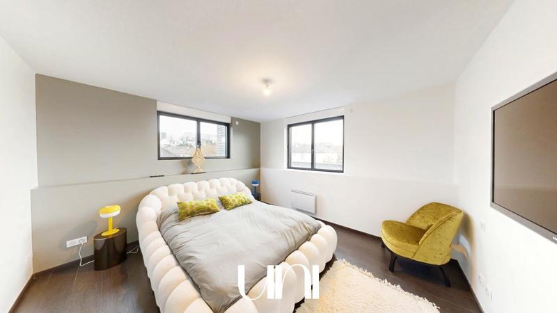 Maison - 210 m² - 6 pièces