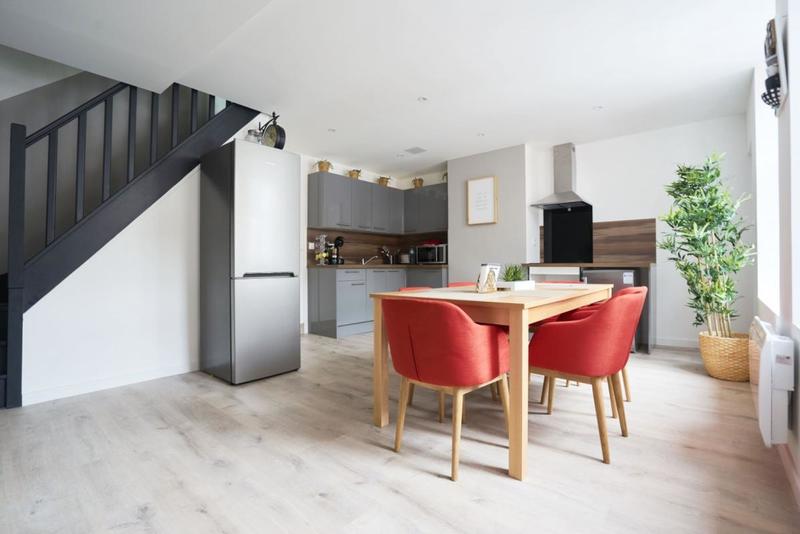 Appartement - 98 m² - 6 pièces