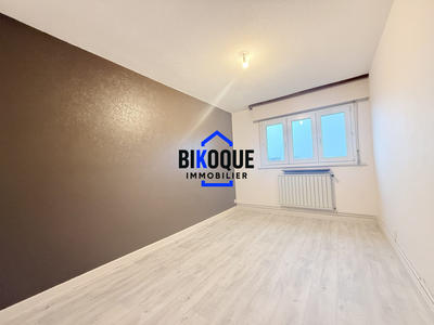 Appartement - 98 m² - 4 pièces