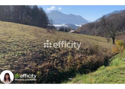 Terrain constructible - 1 249 m²