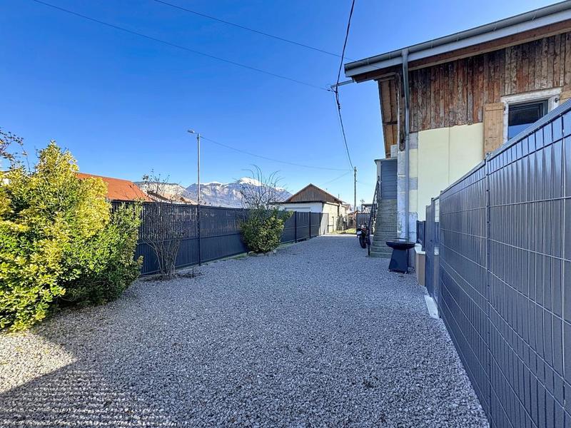 Appartement - 77 m² - 2 pièces