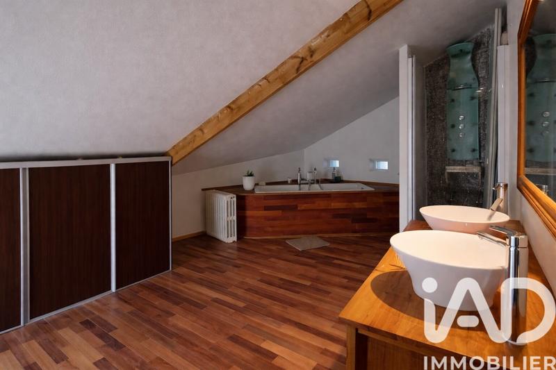 Maison - 145 m² - 9 pièces