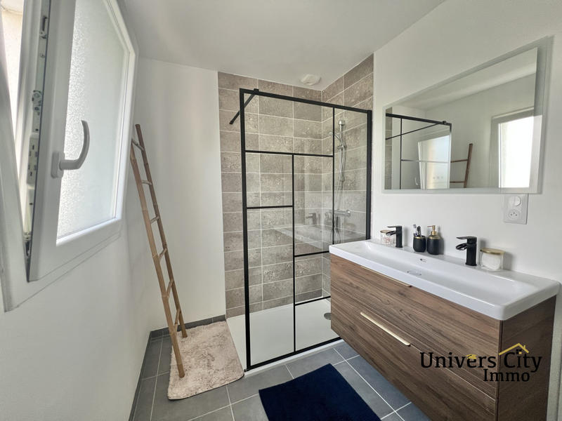 Maison contemporaine - 91 m² - 5 pièces