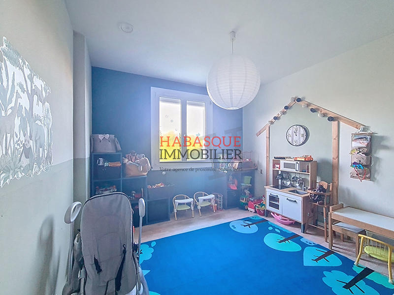 Maison - 102 m² - 7 pièces