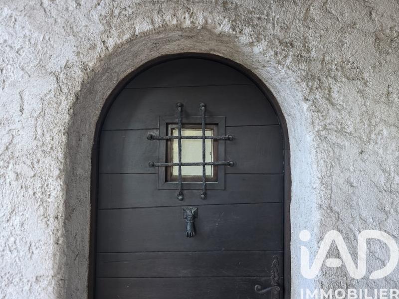 Maison - 232 m² - 7 pièces