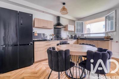 Appartement - 90 m² - 4 pièces