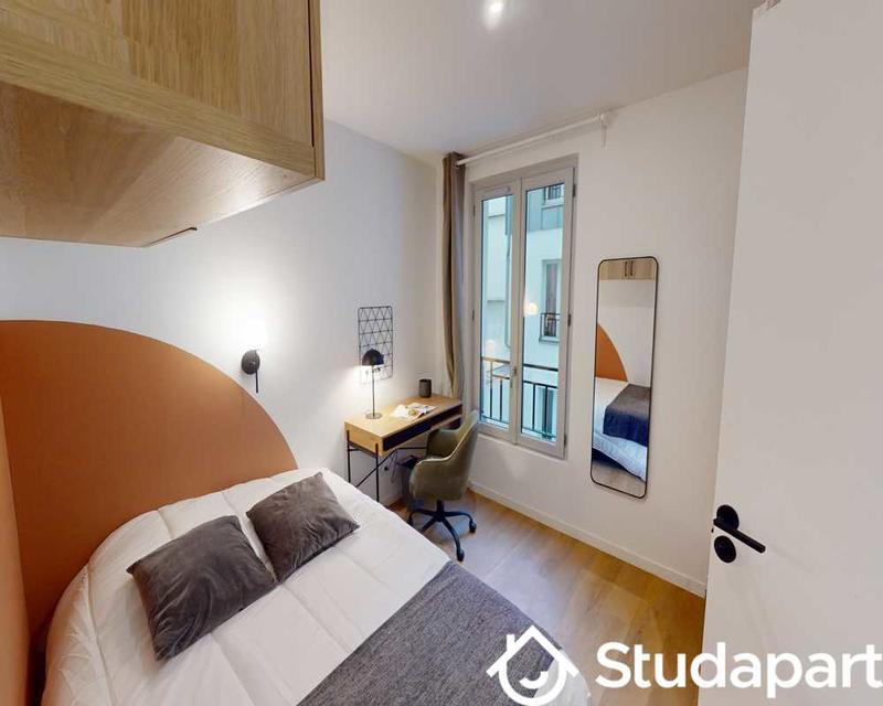 Chambre - 180 m² - 1 pièce