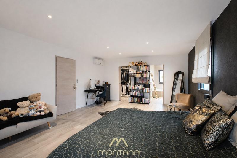 Maison contemporaine - 223 m² - 6 pièces