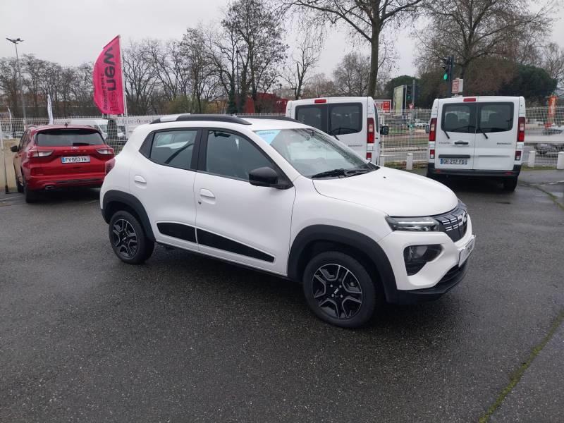 Dacia Spring Essential -23b