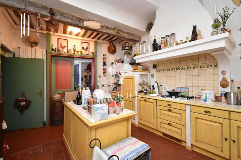 Maison - 445 m² - 10 pièces