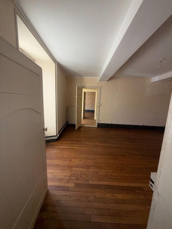 Maison - 224 m² - 10 pièces