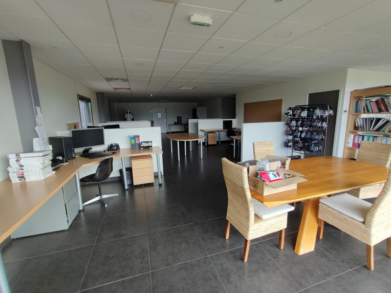 Local commercial - 1 537 m²