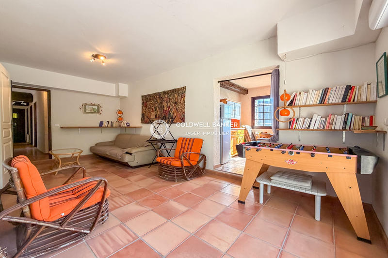 Maison - 255 m² - 7 pièces