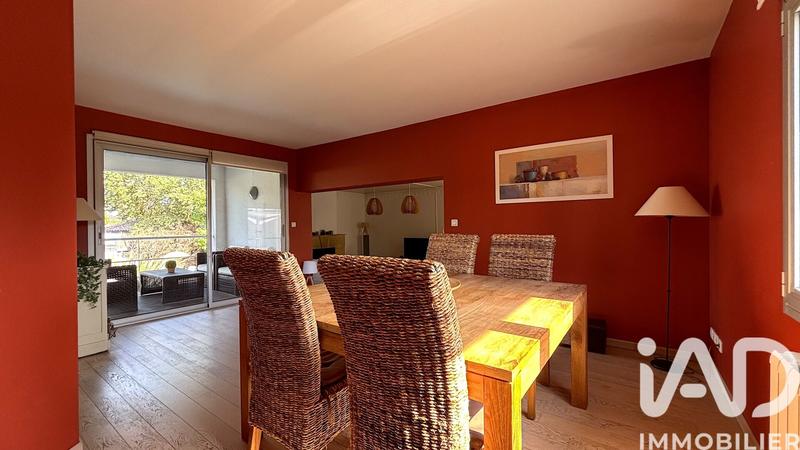 Maison - 260 m² - 9 pièces