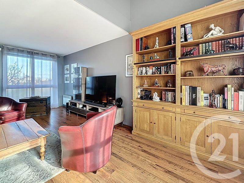 Appartement - 98 m² - 5 pièces