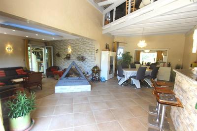 Villa - 195 m² - 7 pièces