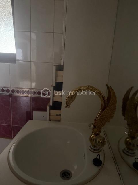 Demeure - 104 m² - 7 pièces