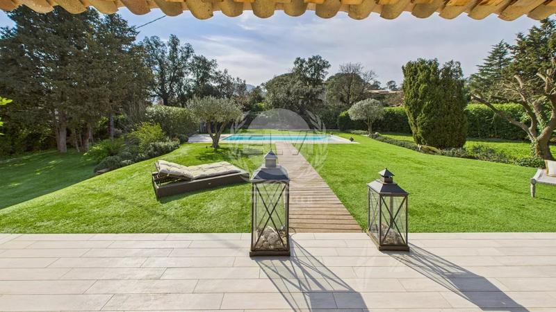 Maison - 283 m² - 5 pièces