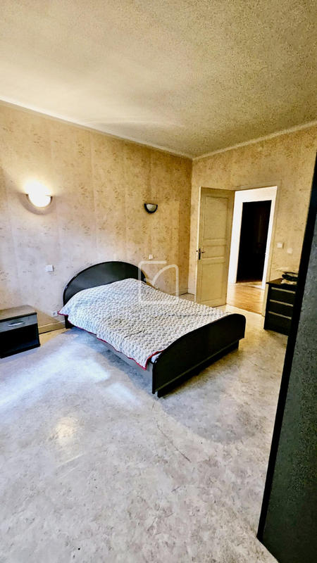 Maison - 180 m² - 5 pièces