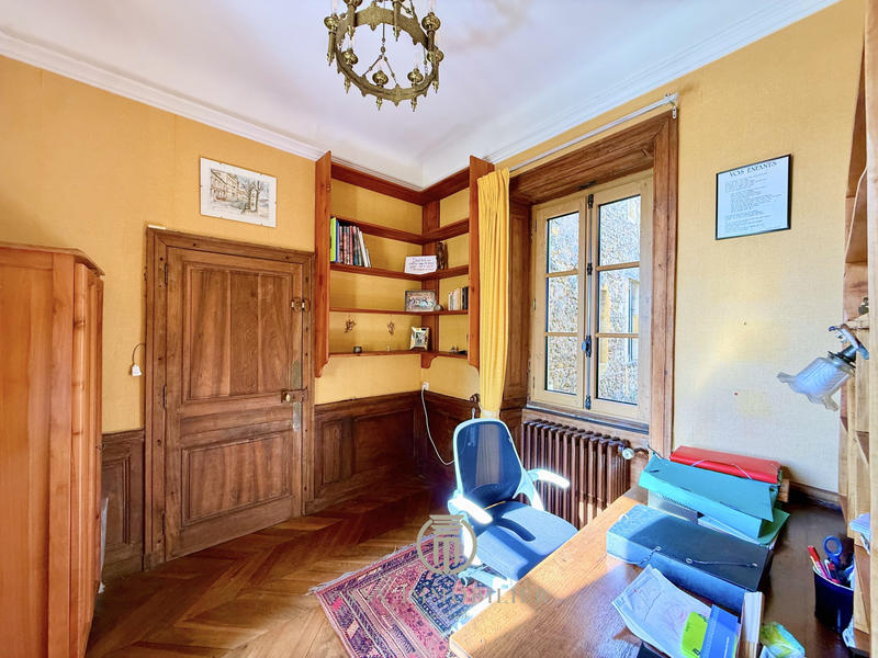 Maison - 317 m² - 13 pièces