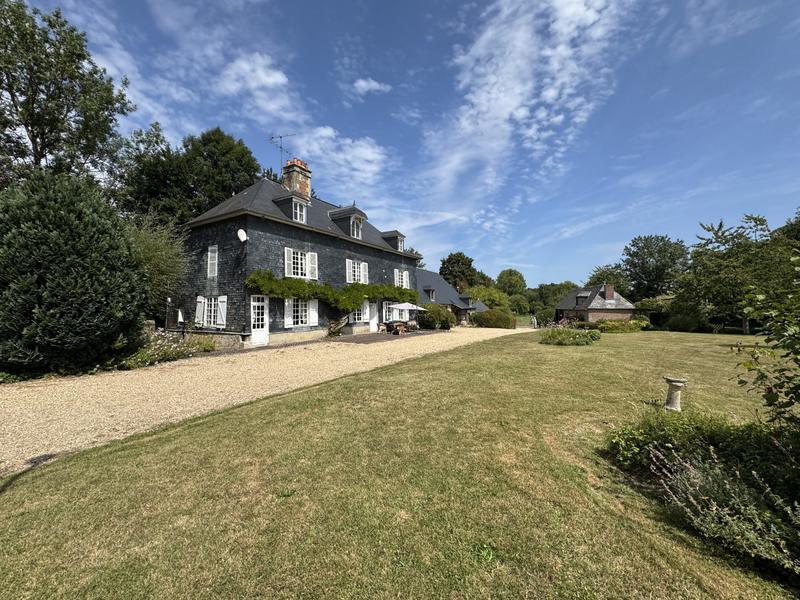 Maison ancienne - 300 m² - 7 pièces