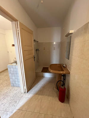 Local commercial - 71 m² - 4 pièces