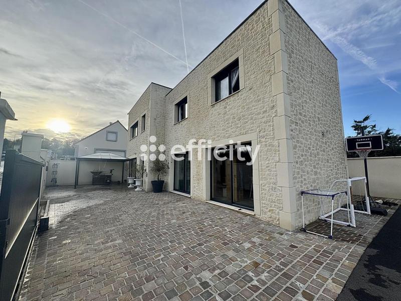 Maison - 126 m² - 5 pièces