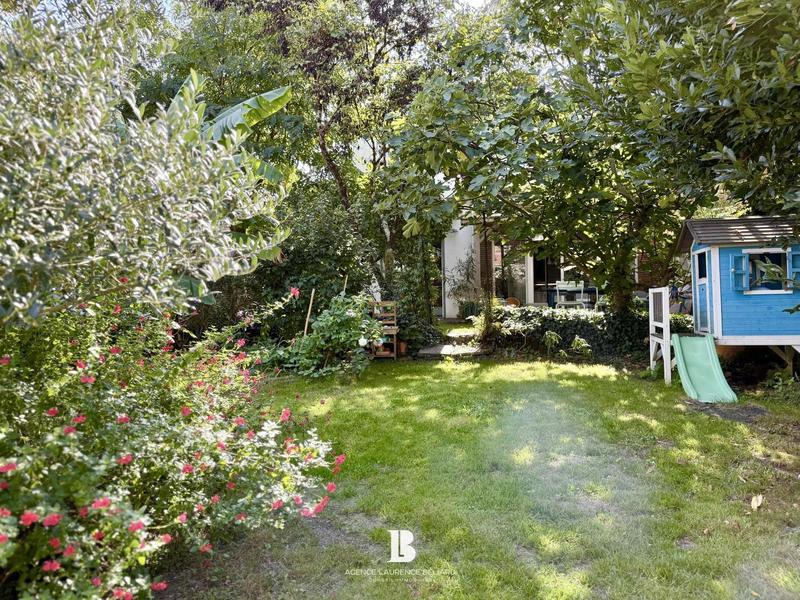 Maison - 180 m² - 8 pièces