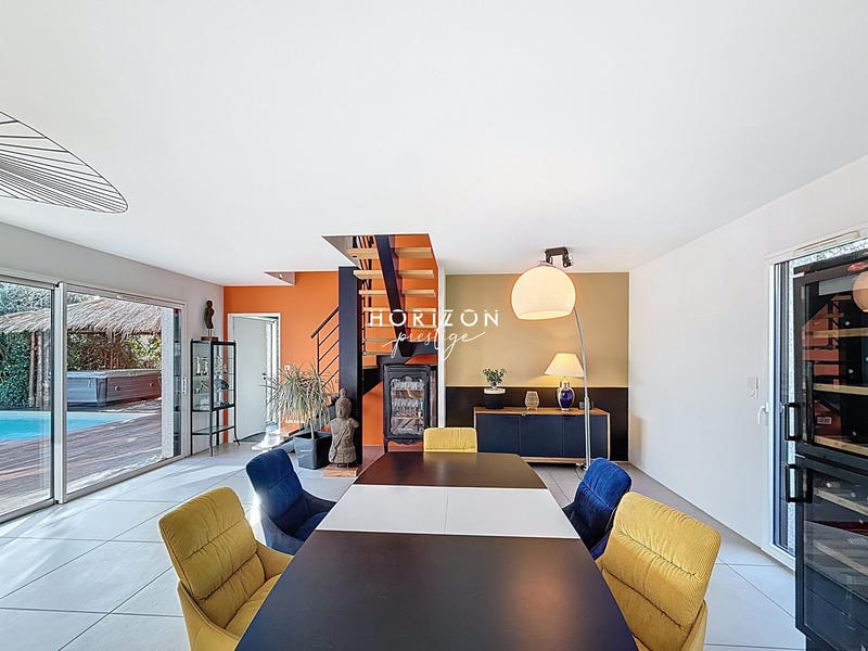 Maison contemporaine - 200 m² - 8 pièces