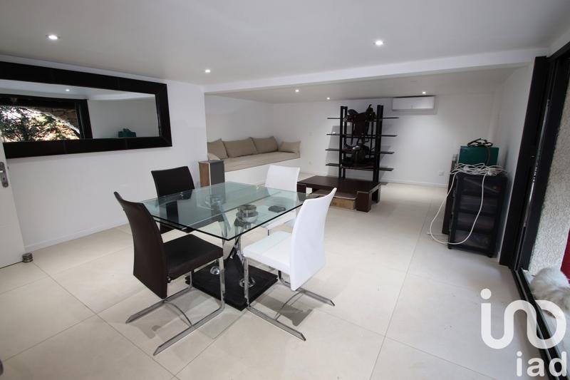 Maison - 235 m² - 6 pièces