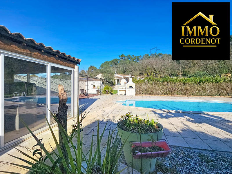 Villa - 250 m² - 7 pièces