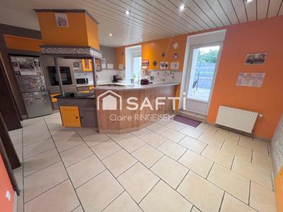 Maison - 184 m² - 8 pièces