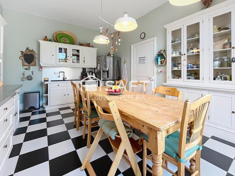 Maison de maîtres - 237 m² - 5 pièces