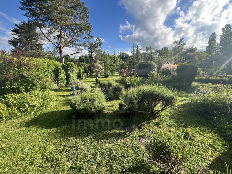 Maison - 211 m² - 7 pièces